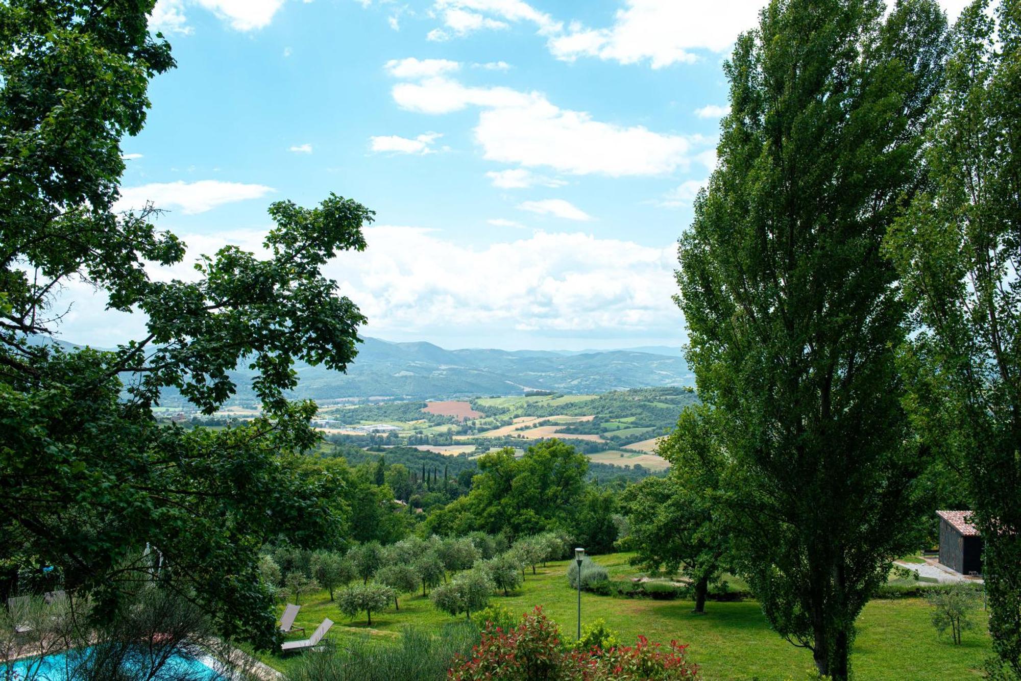 Nikis Resort Gubbio Esterno foto